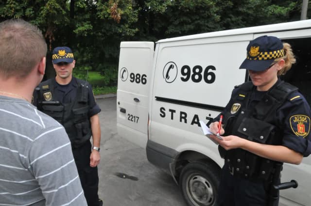 Czy straż miejska może dać mandat? Sprawdź swoje prawa i obowiązki Czy straż miejska może dać mandat? Sprawdź swoje prawa i obowiązki