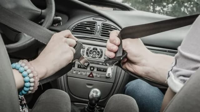 Ile punktów karnych za brak pasów? Sprawdź kary i konsekwencje Ile punktów karnych za brak pasów? Sprawdź kary i konsekwencje