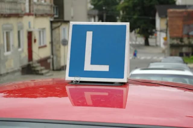 Czy kursant może dostać mandat? Sprawdź, co grozi podczas nauki jazdy Czy kursant może dostać mandat? Sprawdź, co grozi podczas nauki jazdy