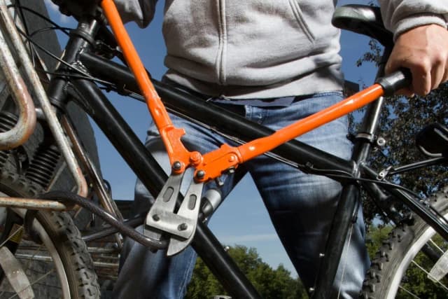 Jak zabezpieczyć rower przed kradzieżą GPS i uniknąć strat Jak zabezpieczyć rower przed kradzieżą GPS i uniknąć strat